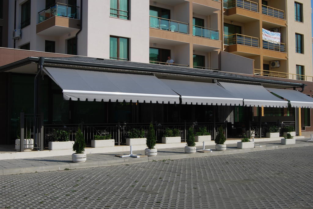 Central Plaza Pomorie Buitenkant foto